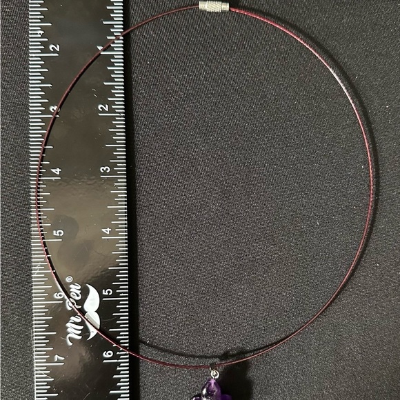 Amethyst turtle mini carving on purple wire choker with silver hardware - Picture 8 of 8